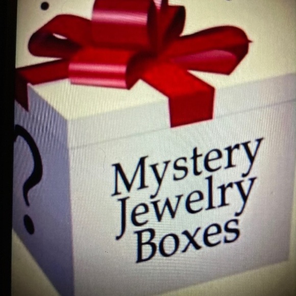 Silpada 1 Unlisted Piece Mystery Jewelry Box Plus 10 additional Jewelry Items - Picture 1 of 1